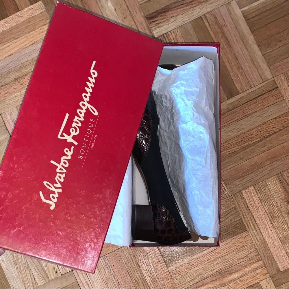 NIB Salvatore Ferragamo Crocodile Heeled Loafer Black / Brown - Women’s Size 10